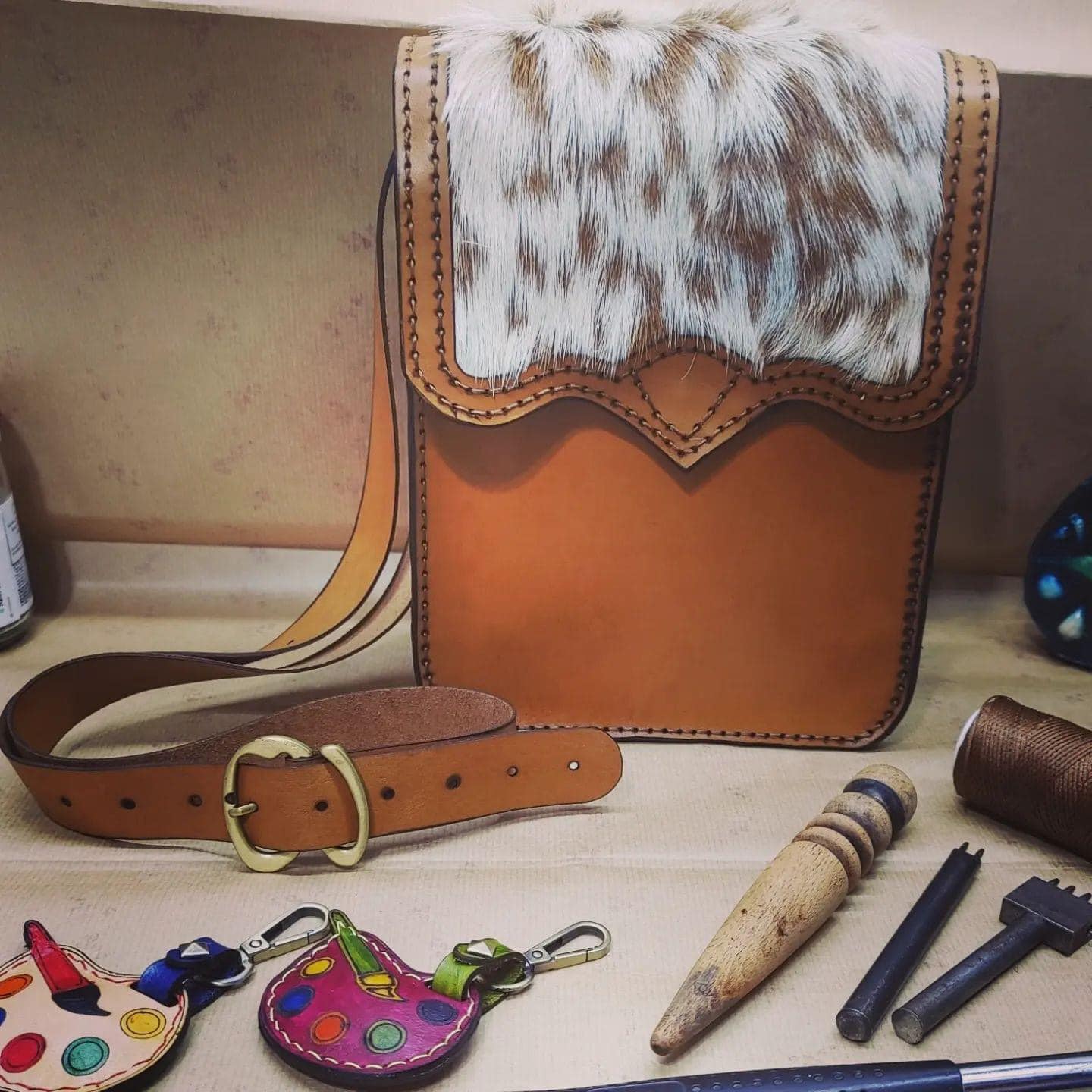 شنط هاند ميد جلد طبيعى