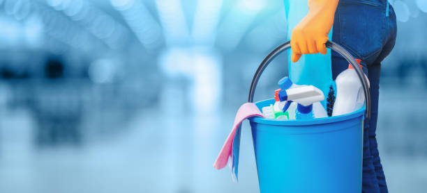 خدمات منزلية وأعمال عناية بالمكان